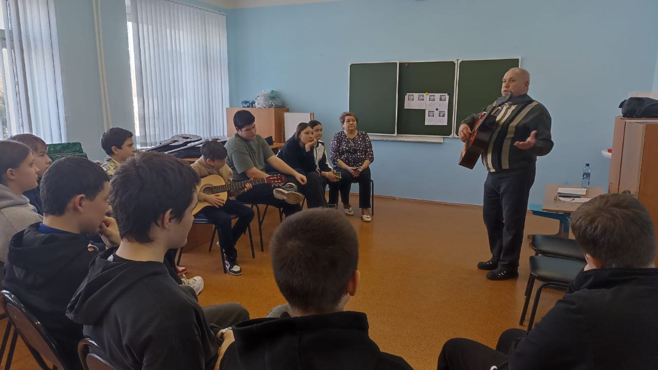 &quot;Народные инструменты&quot;.
