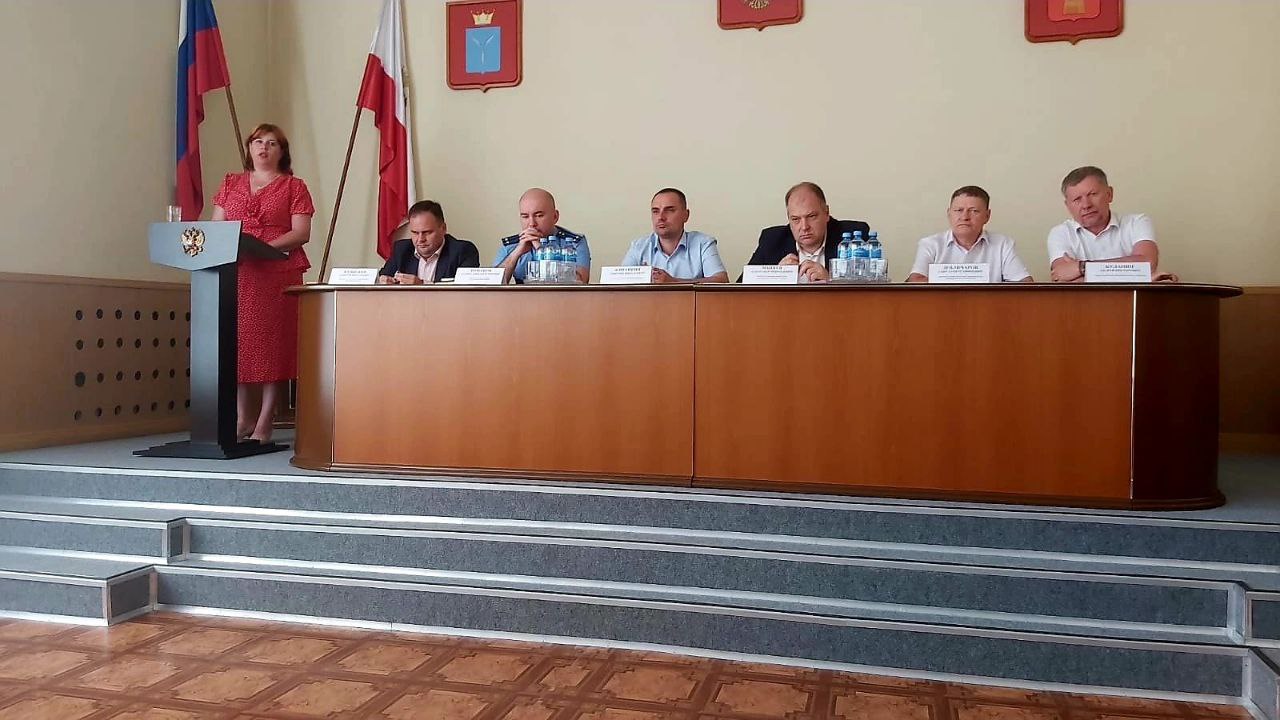 Заместитель главы Ровенской районной администрации Анастасия Медугалиева приняла участие в традиционном заседании по итогам прошедшего отопительного сезона и подготовке к следующему..