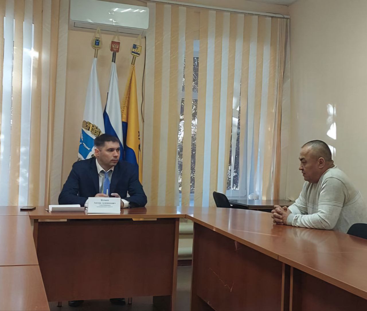 Глава Ровенского муниципального района провел прием жителей Ровенского района..