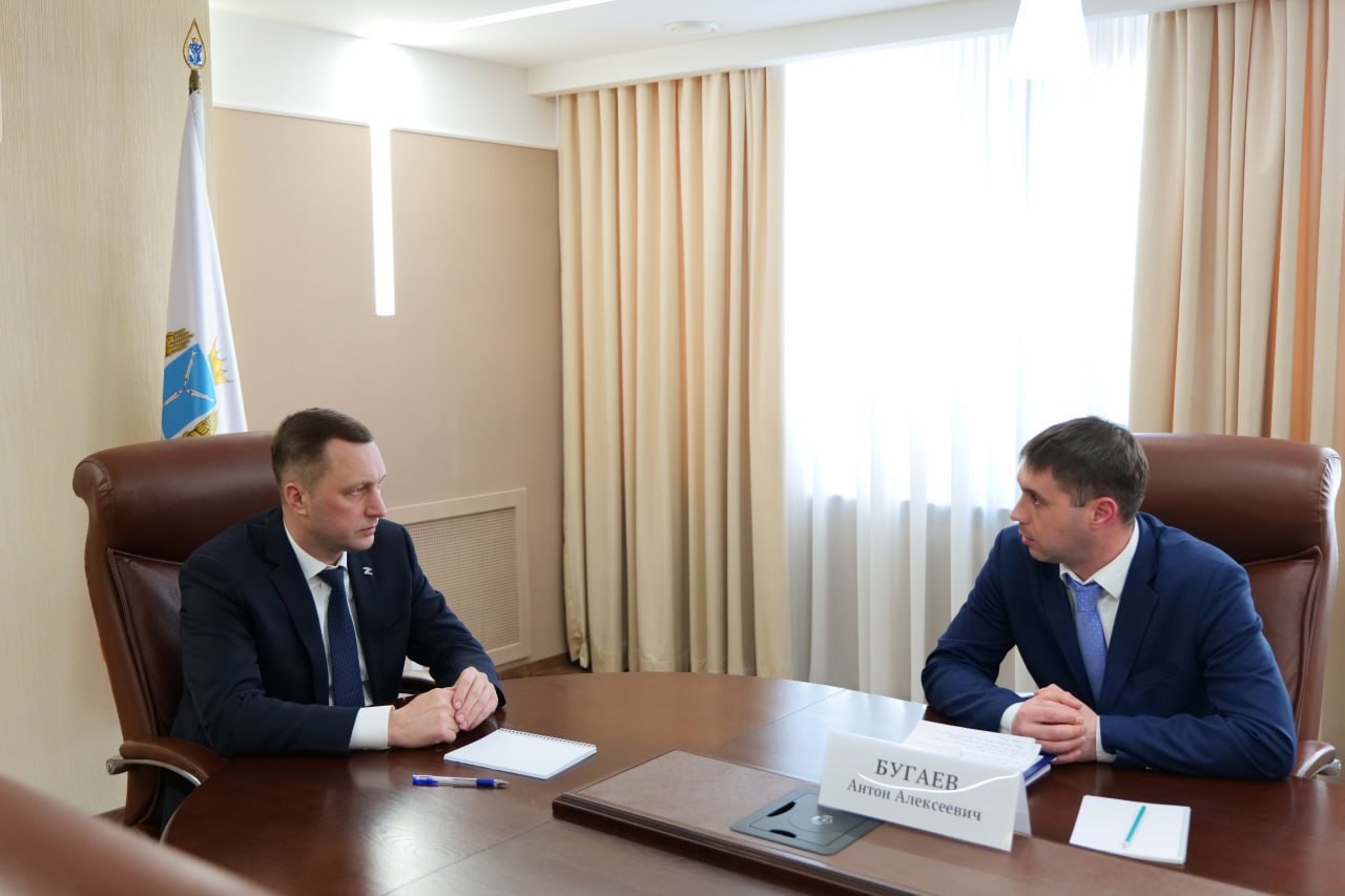 Губернатор Саратовской области Роман Бусаргин провёл встречу с главой Ровенского района Антоном Бугаевым.